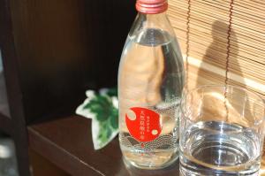 奥会津金山天然炭酸の水