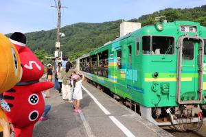 かぼまるとぽぽべぇナイトトレインお出迎え