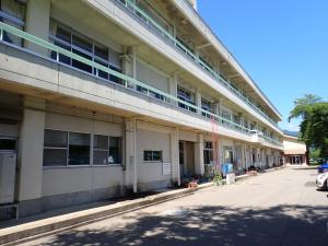横田小学校校舎